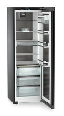 Produkt-Bild, Perspektive: schräg offen leer, Standkühlschrank mit BioFresh Professional, Gehäusefarbe: BlackSteel, Türfarbe: BlackSteel