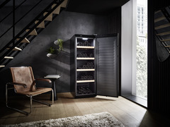 Product image, Perspective: milieu, Wine storage cabinet, Casing colour: black, Door colour: black