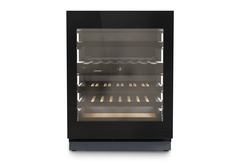 Изображение продукции, Перспектива: Прямо, с закрытой дверцей, без продуктов, Винный холодильник подходит для установки под столешницей для темперирования вина., Цвет корпуса: Антрацит