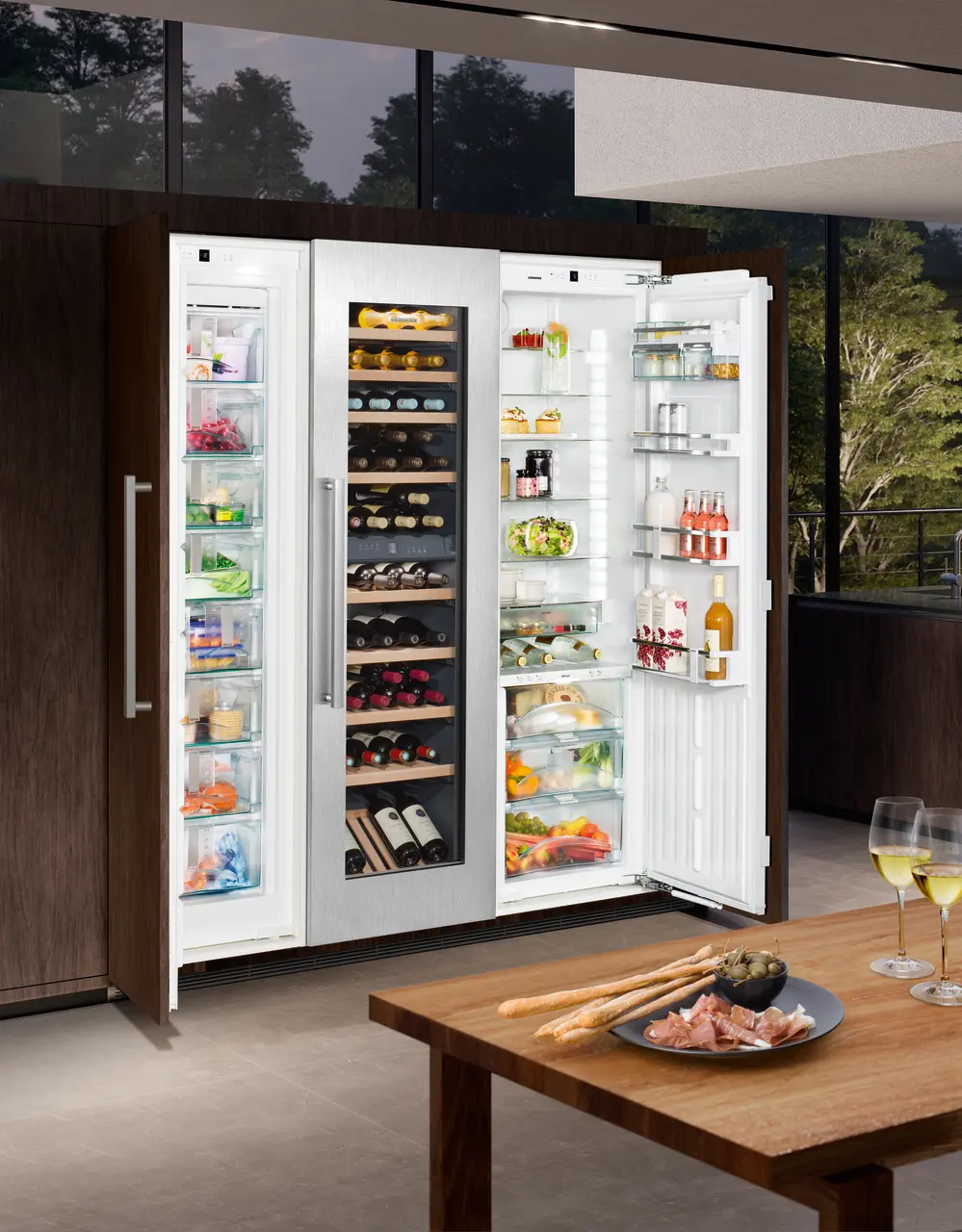 Product image, Perspective: milieu, Built-in multi-temperature wine cabinet, Casing colour: silver, Door colour: -