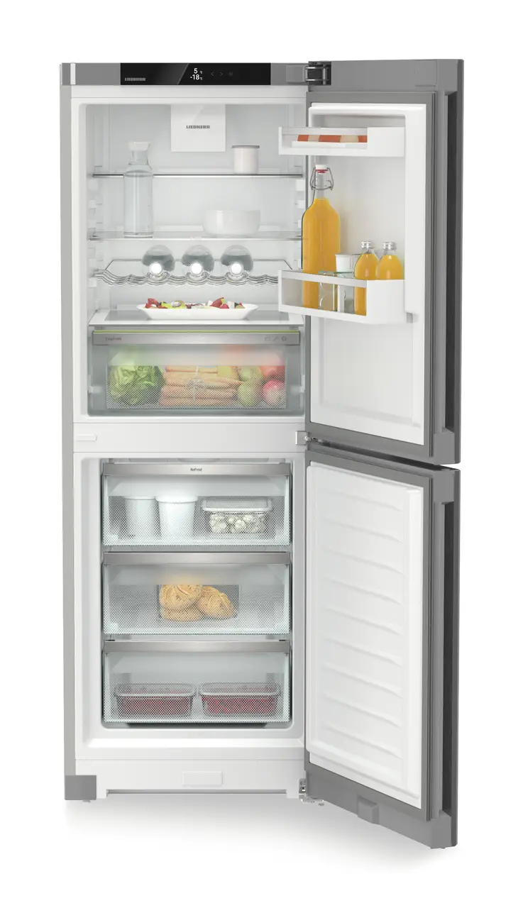 Product image, Perspective: straight open decorated, Combined fridge-freezer with EasyFresh and NoFrost, Casing colour: silver, Door colour: Steelfinish