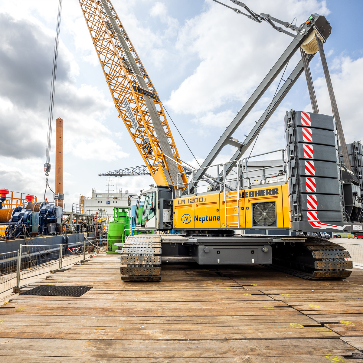 LR1200.1 クローラークレーン - Liebherr