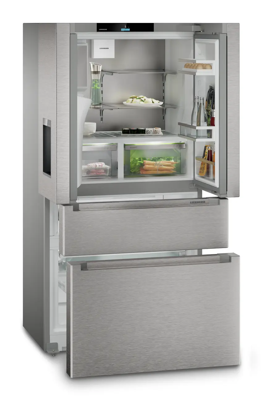 Slika izdelka, Perspektiva: Pod kotom, odprto, dekorirano, Hladilnik z zamrzovalnikom s francoskimi vrati z 2 zamrzovalnima predaloma in razpršilnikom vode in ledenih kock, Barva ohišja: srebrna, Barva vrat: nerjavno jeklo