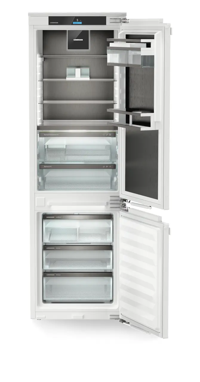 Product image, Perspective: straight open empty, Integratable fridge-freezer with BioFresh Professional and NoFrost