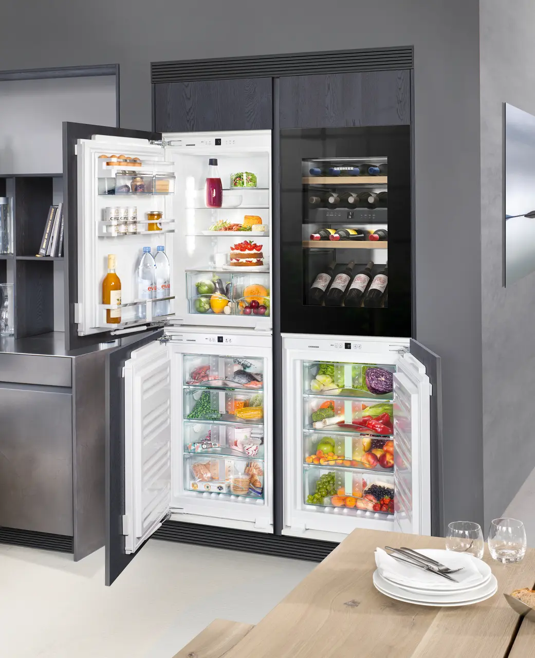 Product image, Perspective: milieu, Built-in multi-temperature wine cabinet, Casing colour: silver, Door colour: GlassBlack