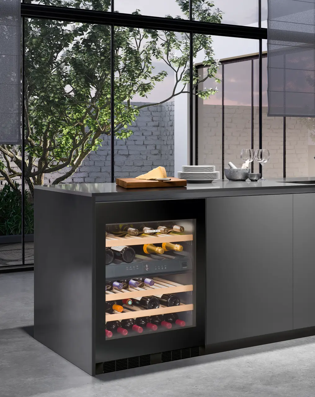 Product image, Perspective: milieu, Built-under multi-temperature wine cabinet, Casing colour: silver, Door colour: GlassBlack