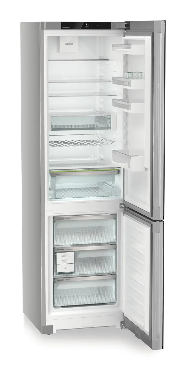 Product image, Perspective: oblique open empty, Combined fridge-freezers with EasyFresh and NoFrost, Casing colour: silver, Door colour: GlassBlack