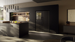 Produkt-Bild, Perspektive: Milieu, Side-by-Side-Kombination mit Weintemperierteil, Gehäusefarbe: BlackSteel, Türfarbe: BlackSteel