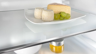 Satinirane staklene ploče s ukrasnim letvicama od nehrđajućeg čelika