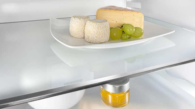 Satinirane staklene ploče s ukrasnim letvicama od nehrđajućeg čelika