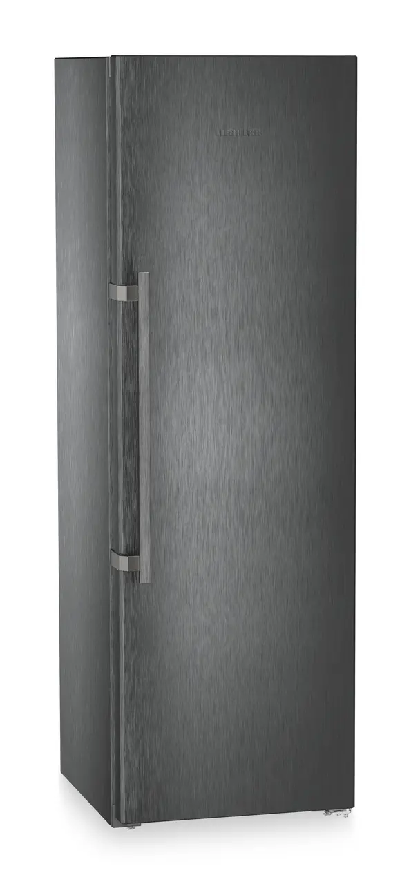 Product image, Perspective: oblique closed, Freestanding refrigerator with BioFresh Professional, Casing colour: BlackSteel, Door colour: BlackSteel
