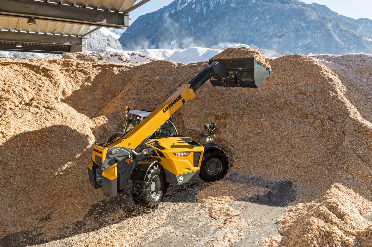 Liebherr T 55-7s Telehandler Biomass Handling