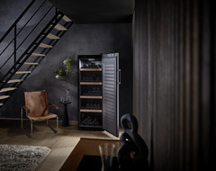 Product image, Perspective: milieu, Wine storage cabinet, Casing colour: black, Door colour: black