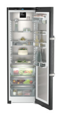 Produkt-Bild, Perspektive: gerade offen dekoriert, Standkühlschrank mit BioFresh Professional, Gehäusefarbe: BlackSteel, Türfarbe: BlackSteel