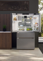 Slika izdelka, Perspektiva: Ambient, Hladilnik z zamrzovalnikom s francoskimi vrati z 2 zamrzovalnima predaloma in razpršilnikom vode in ledenih kock, Barva ohišja: srebrna, Barva vrat: nerjavno jeklo