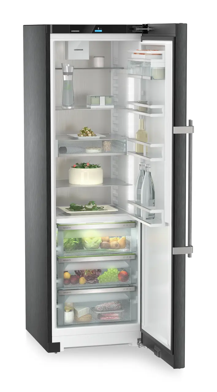 Product image, Perspective: oblique open decorated, Refrigerator with BioFresh, Casing colour: BlackSteel, Door colour: BlackSteel