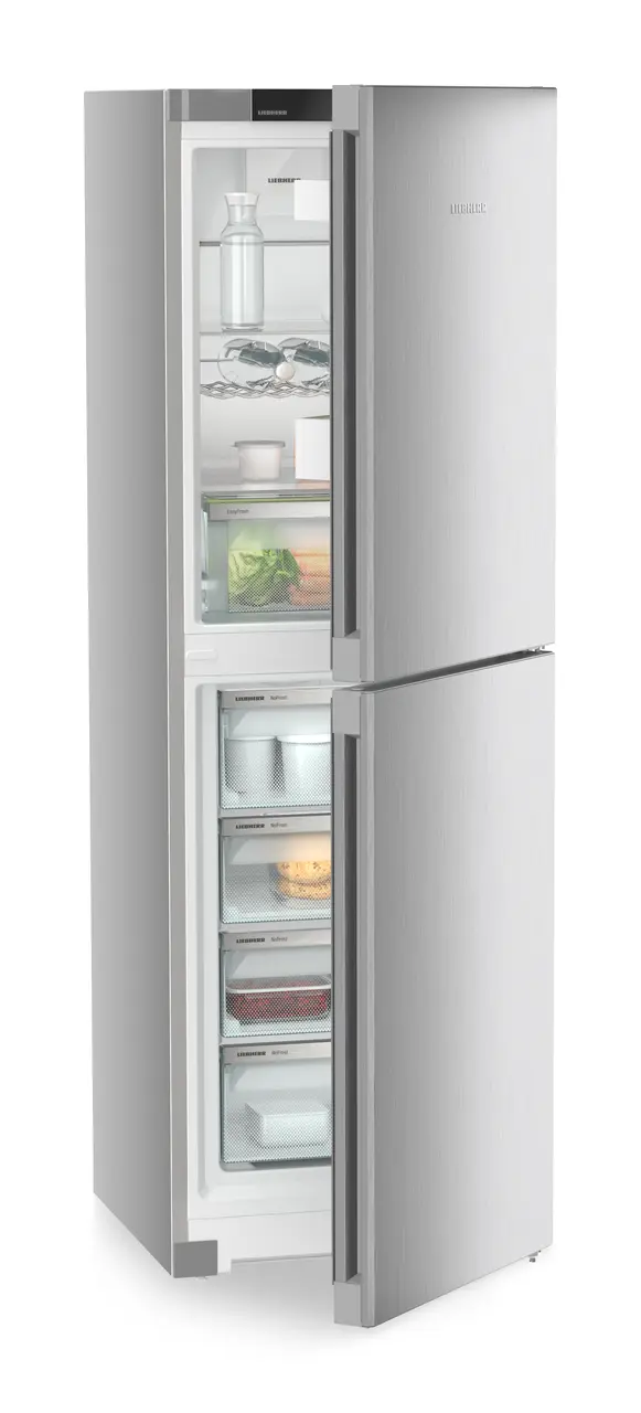 Produktbild, Perspektiv: Vinklad, halvöppen, fylld, Kyl-frys-kombination med EasyFresh och NoFrost