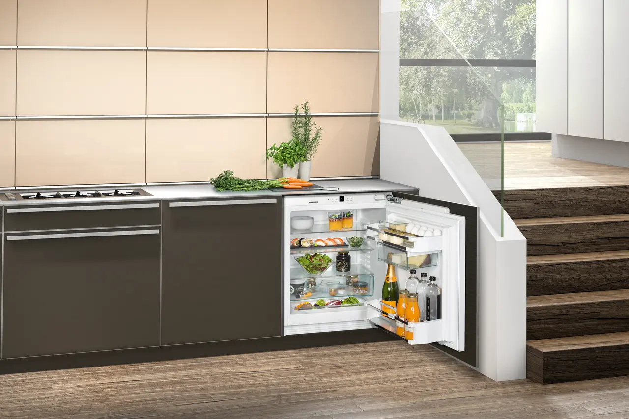 Product image, Perspective: milieu, Under-worktop refrigerator for integrated use