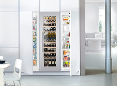 Product image, Perspective: milieu, Built-in multi-temperature wine cabinet, Casing colour: silver, Door colour: silver