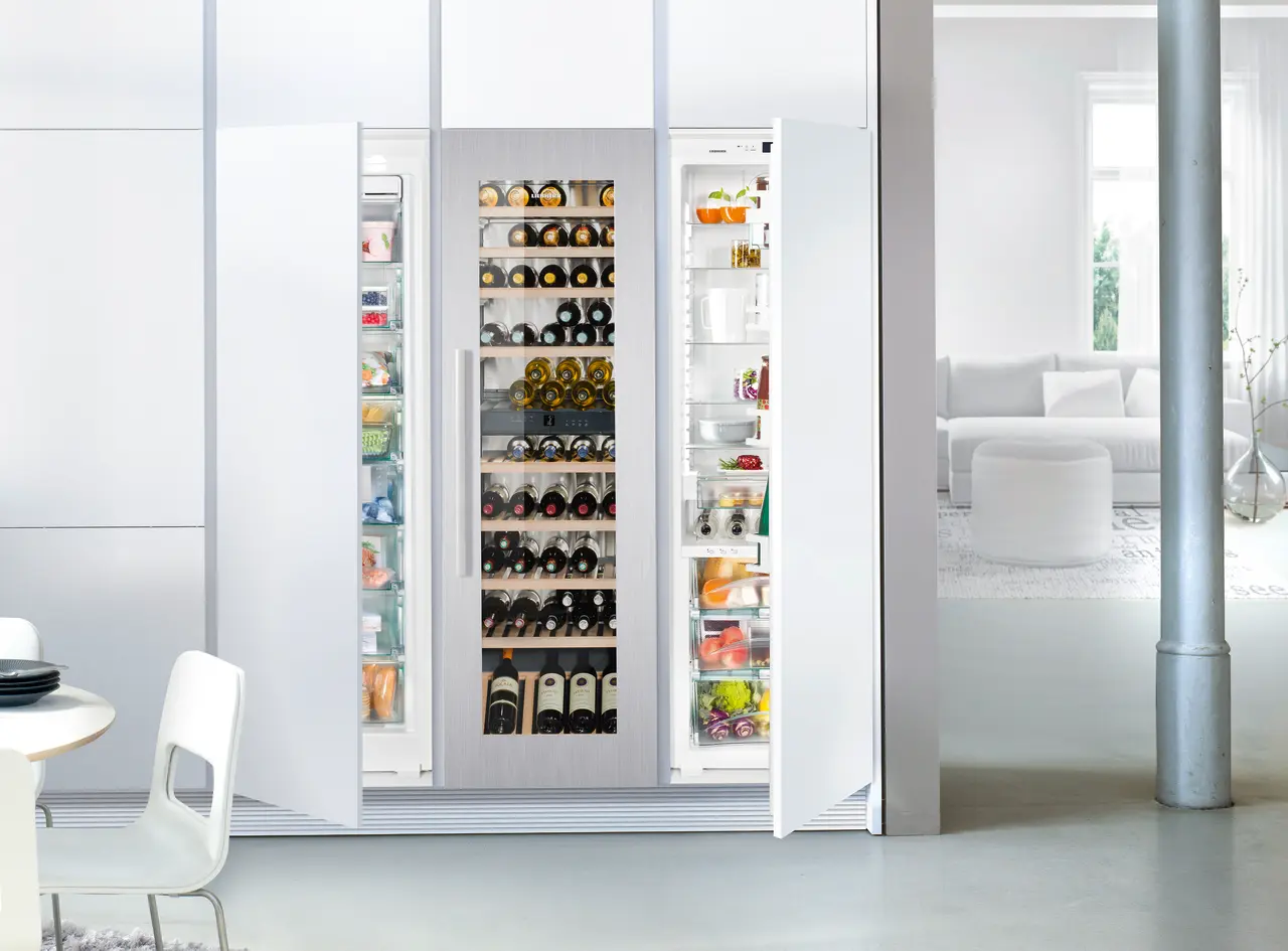 Product image, Perspective: milieu, Built-in multi-temperature wine cabinet, Casing colour: silver, Door colour: silver