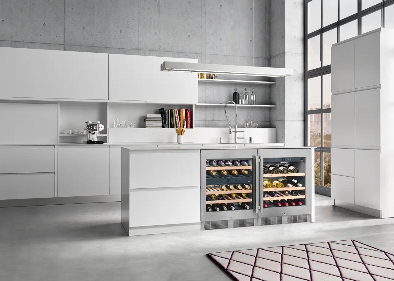 Product image, Perspective: milieu, Built-under multi-temperature wine cabinet, Casing colour: silver, Door colour: silver