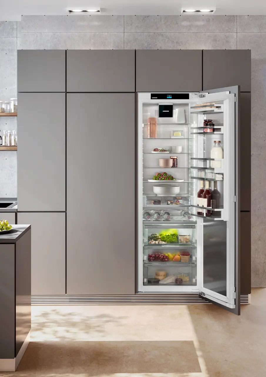 Produkt-Bild, Perspektive: Milieu, Integrierbarer Kühlschrank mit BioFresh Professional und AutoDoor