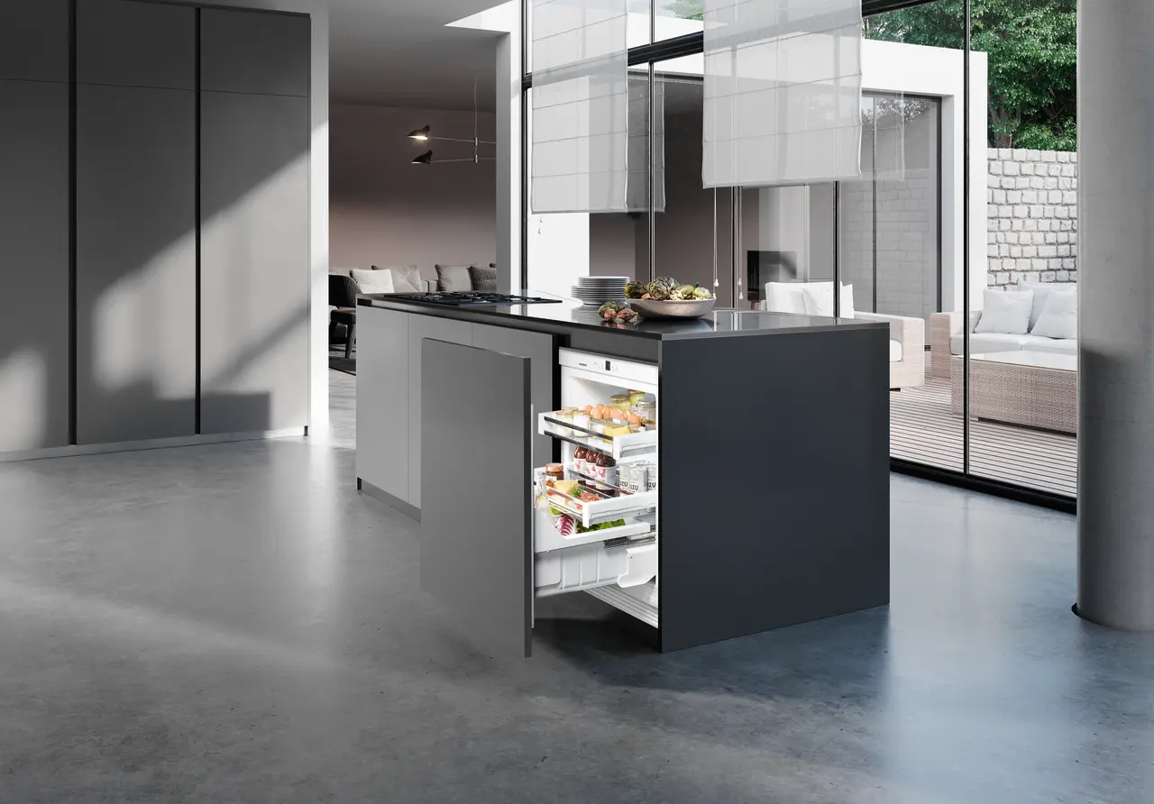 Product image, Perspective: milieu, Under-worktop refrigerator for integrated use