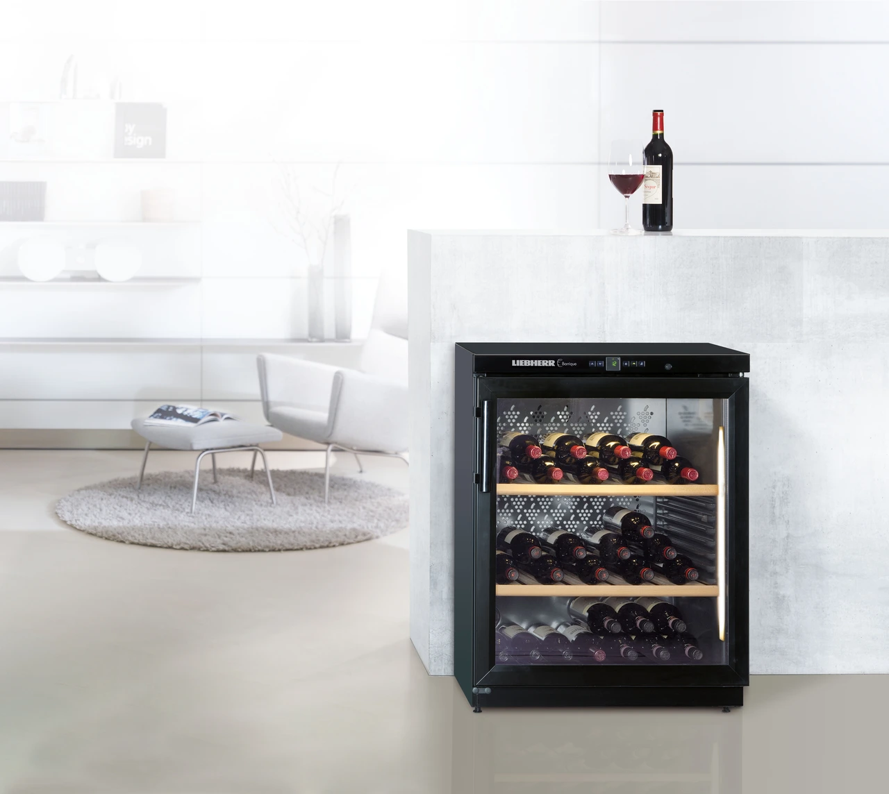 Product image, Perspective: milieu, Wine storage cabinet, Casing colour: black, Door colour: black
