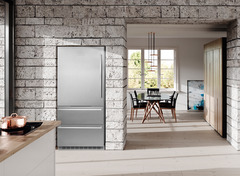 Product image, Perspective: milieu, Fridge-freezer with NoFrost, Casing colour: stainless steel, Door colour: stainless steel
