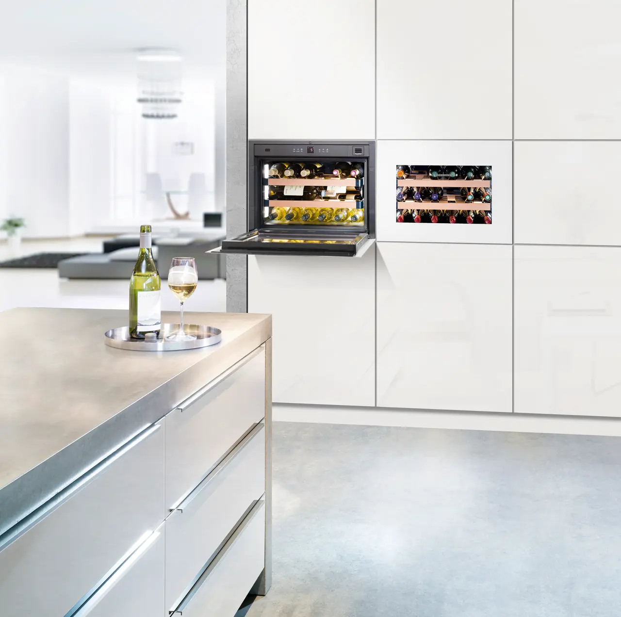 Изображение продукции, Перспектива: Внешние условия, Встраиваемый винный кондиционный шкаф, Цвет корпуса: белый, Цвет дверцы: белый