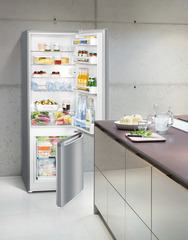 Product image, Perspective: milieu, Automatic refrigerator-freezer with SmartFrost, Casing colour: silver, Door colour: stainless steel look