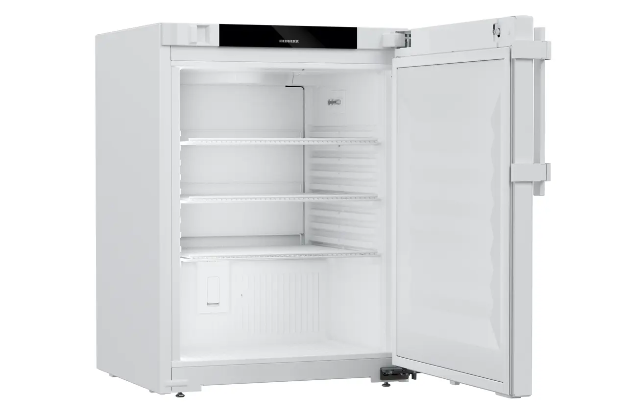 Produkt-Bild, Perspektive: schräg offen leer, Laborkühlgerät mit Umluftkühlung, Gehäusefarbe: Weiß, Türfarbe: Weiß