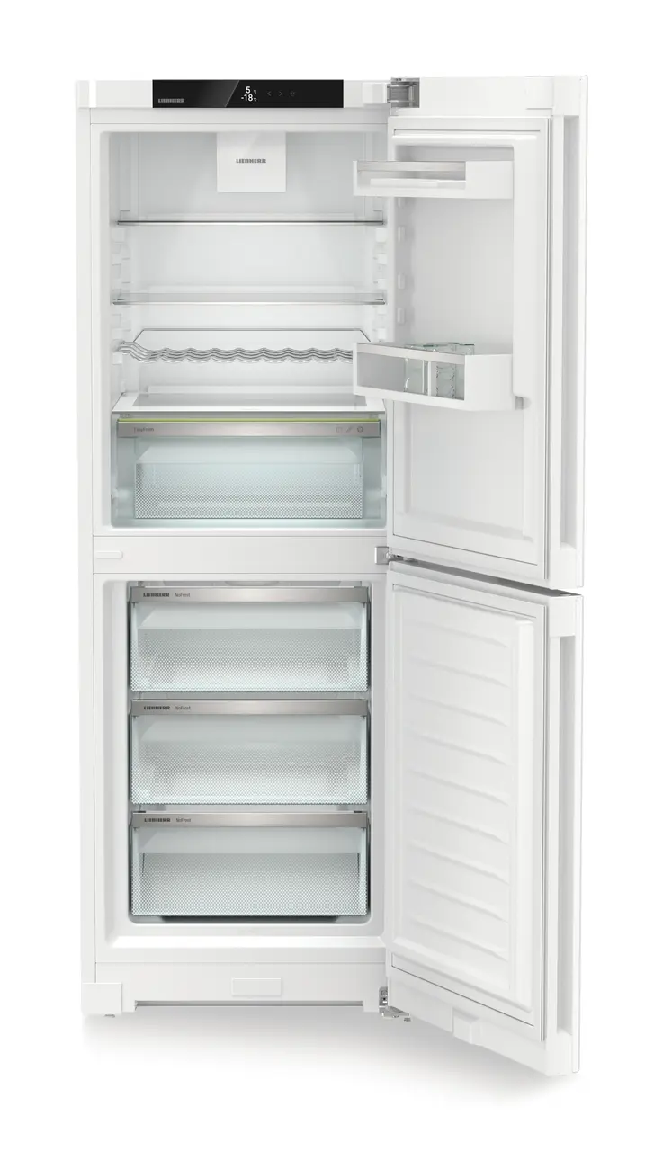Product image, Perspective: straight open empty, Combined fridge-freezers with EasyFresh and NoFrost, Casing colour: white, Door colour: white