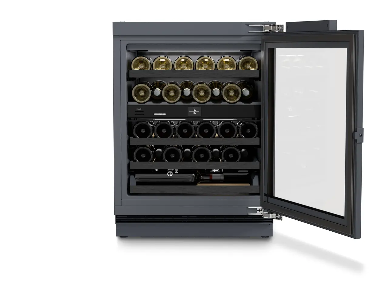 Изображение продукции, Перспектива: Прямо, с открытой дверцей, с продуктами, Винный холодильник подходит для установки под столешницей для темперирования вина., Цвет корпуса: Антрацит, Цвет дверцы: Антрацит