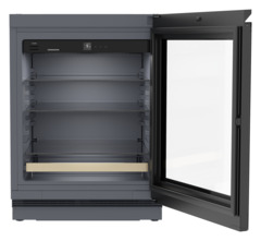 Product image, Perspective: straight open empty, Fully Integrated under counter beverage fridge, Door colour: GlassBlack